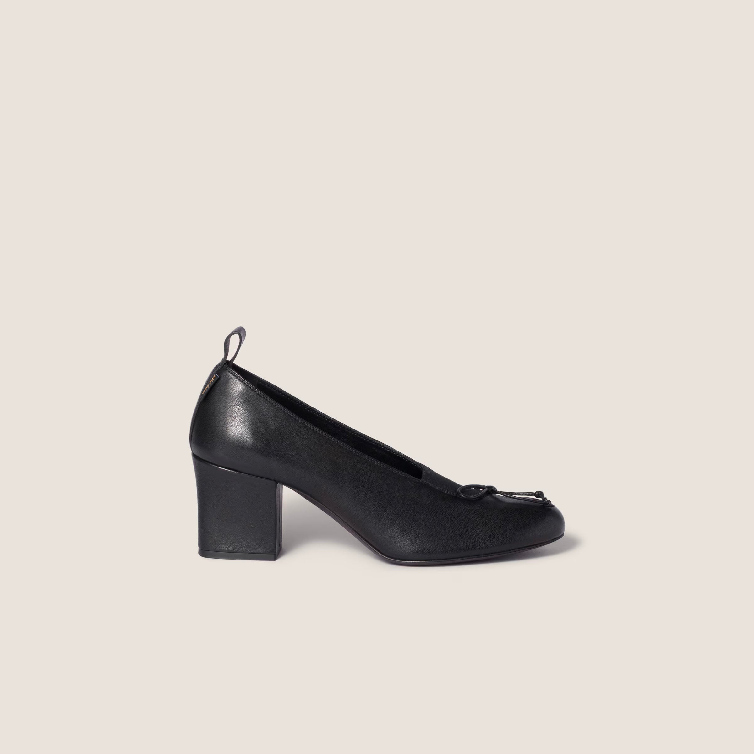 Élan nappa leather pumps