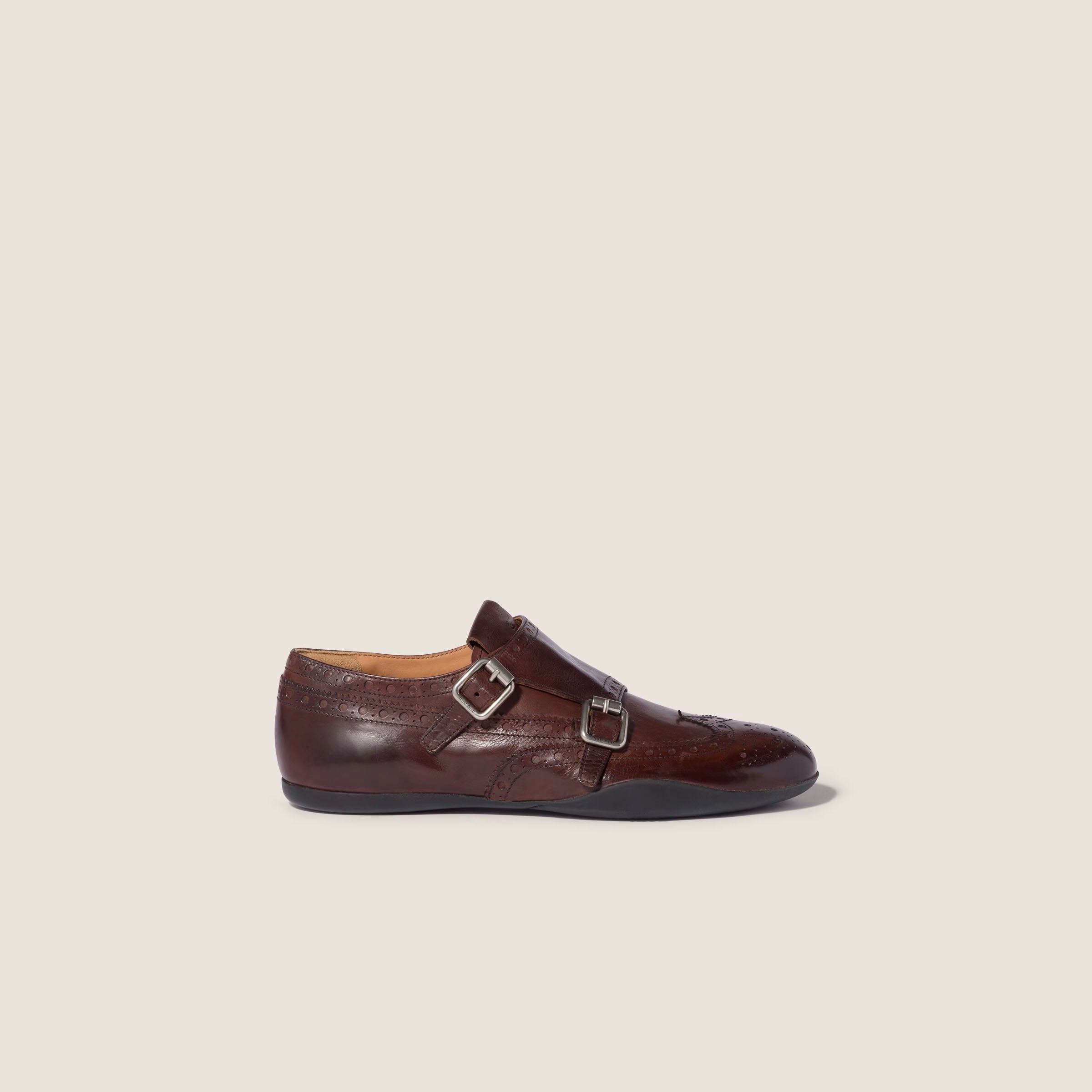 Calf leather brogue shoe with buckles