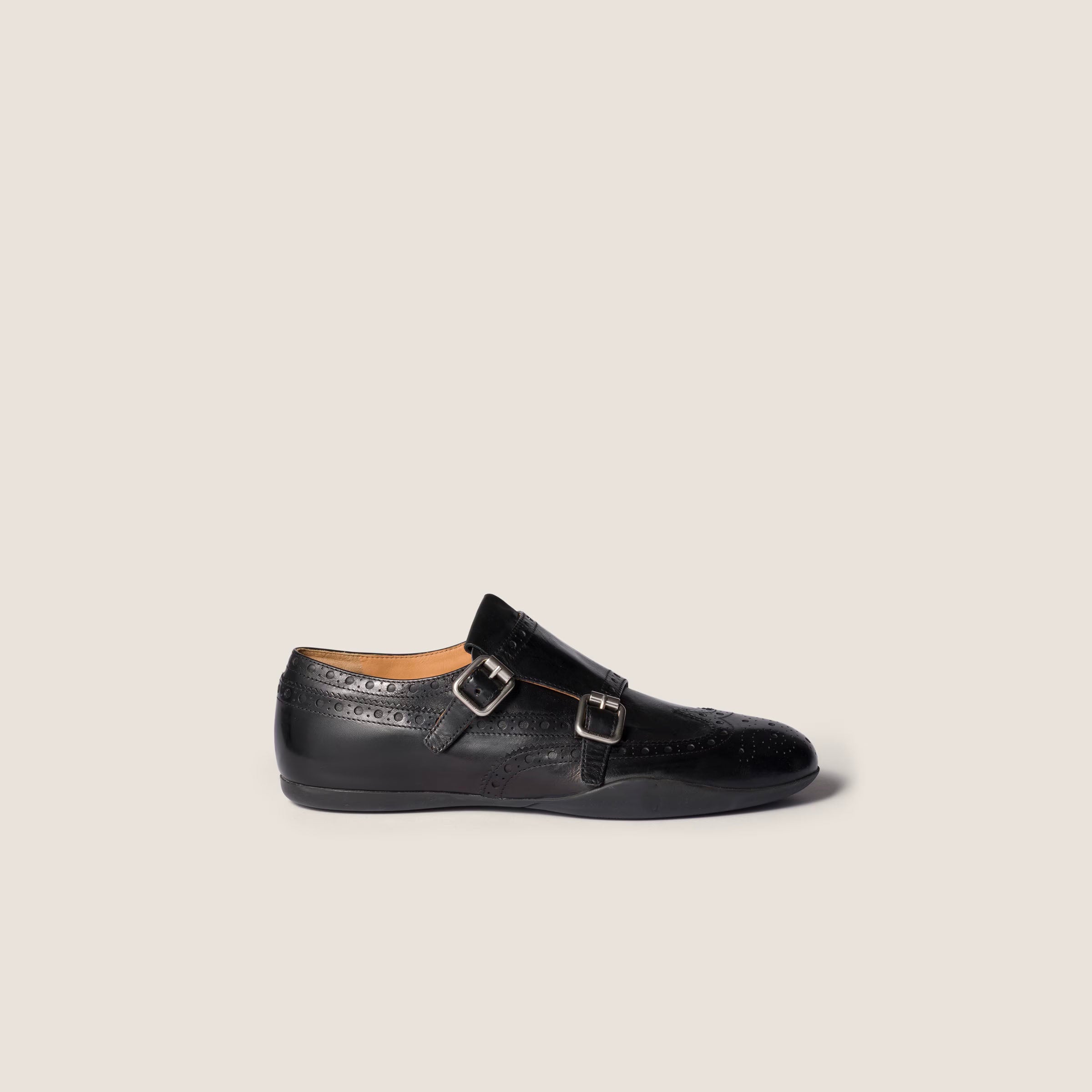 Calf leather brogue shoe with buckles