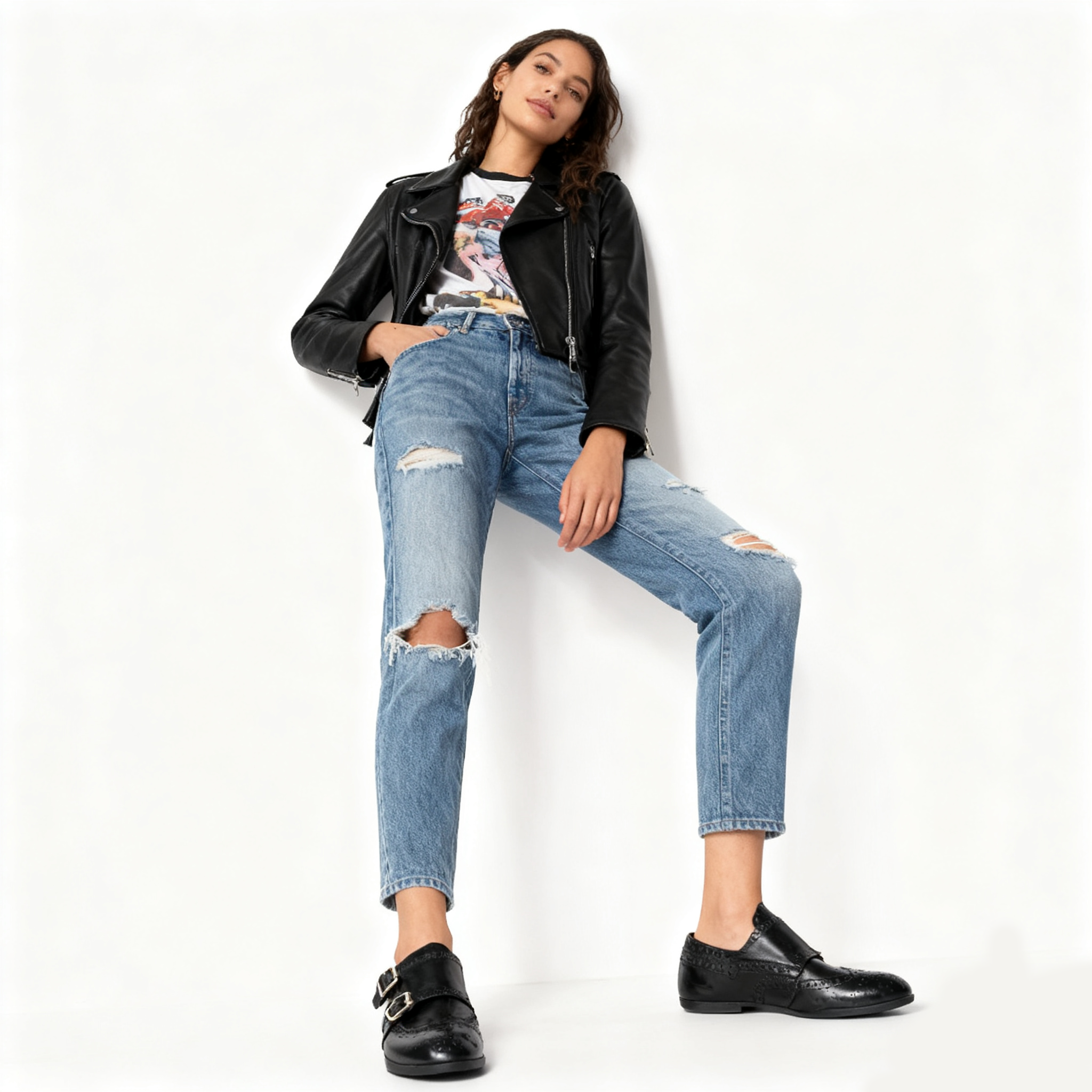 Calf leather brogue shoe with buckles