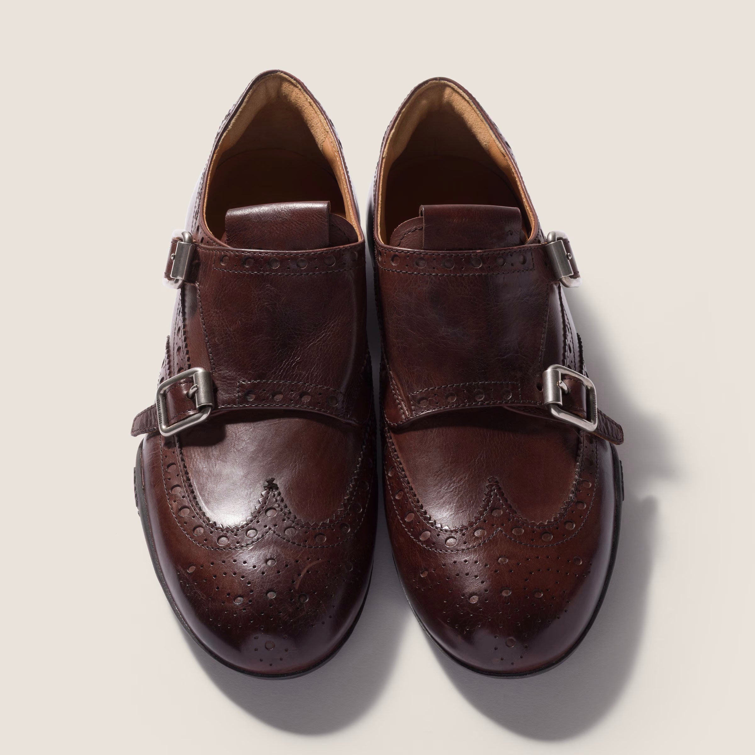 Calf leather brogue shoe with buckles
