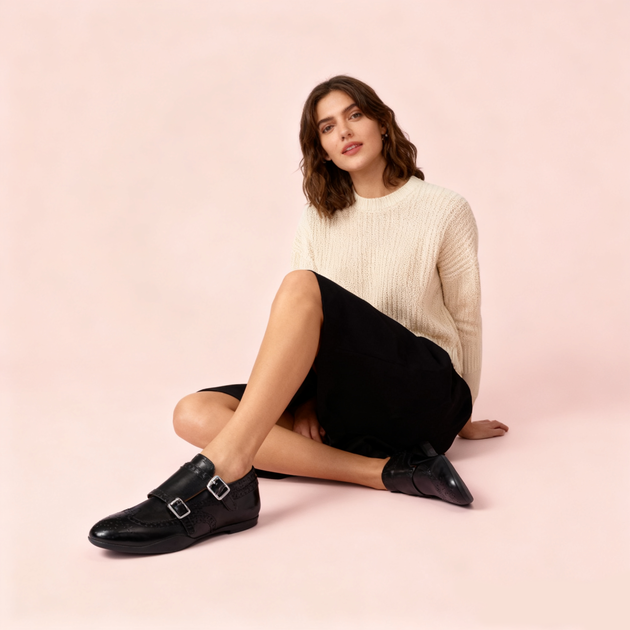 Calf leather brogue shoe with buckles