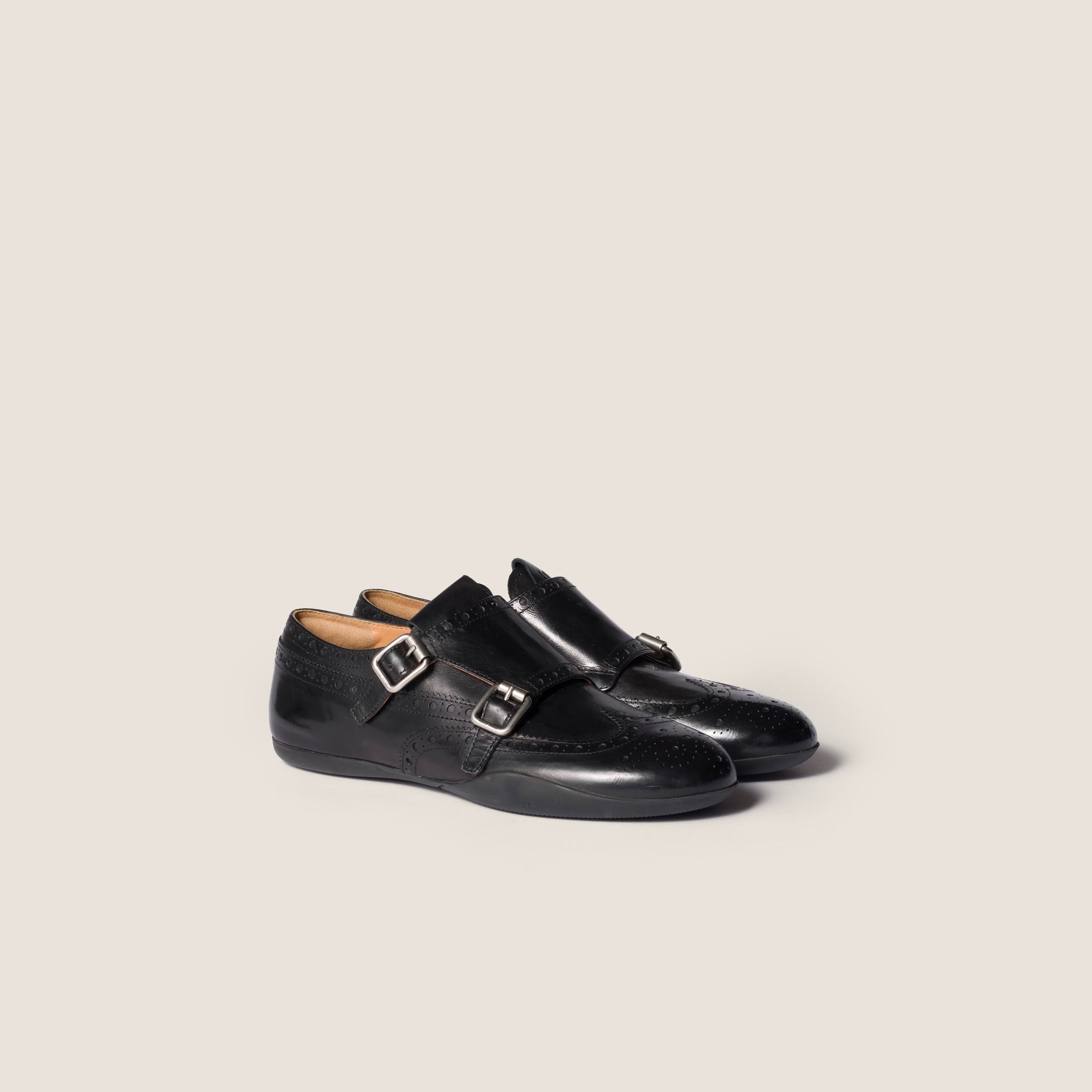 Calf leather brogue shoe with buckles
