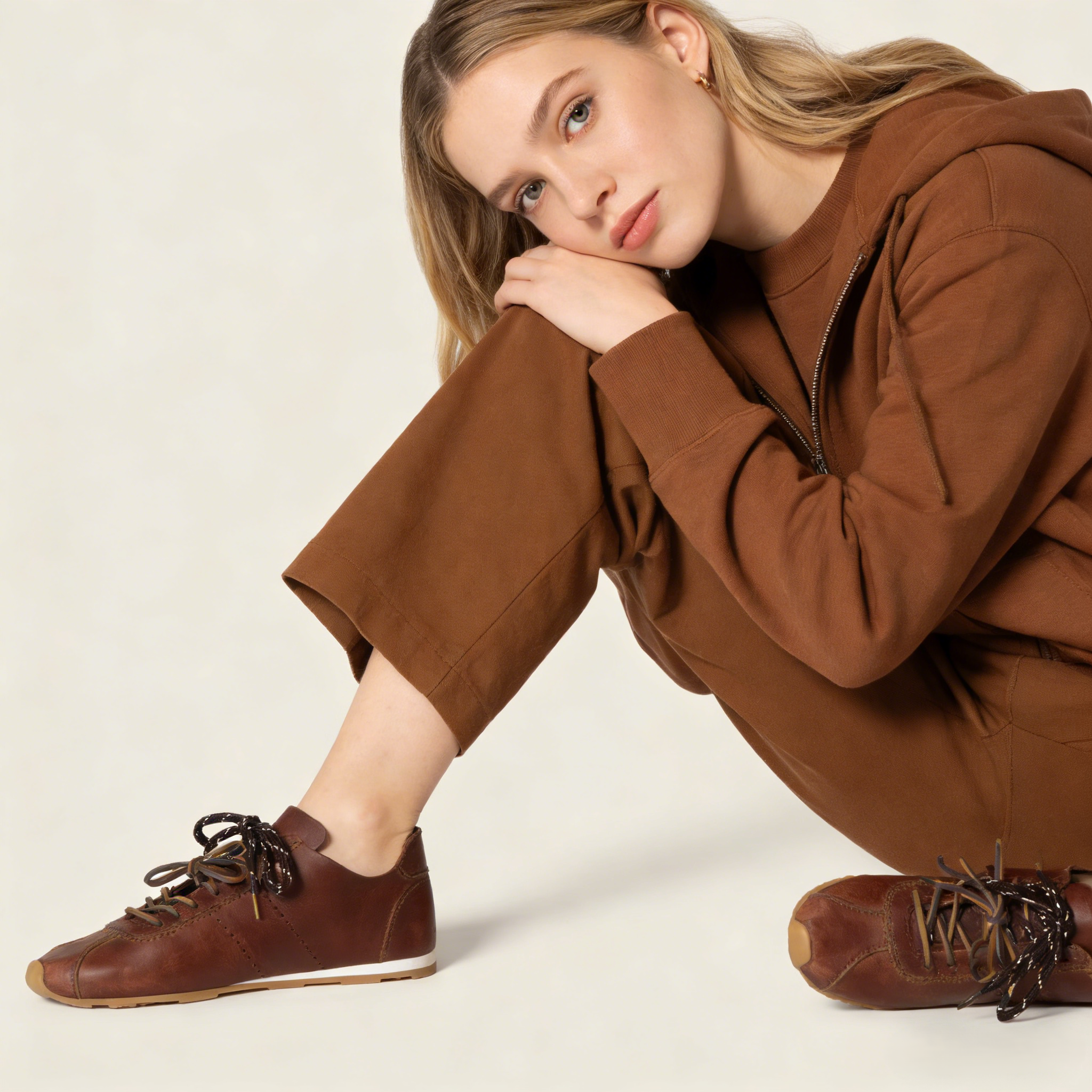 Plume Ultralight Leather Sneakers - Brown