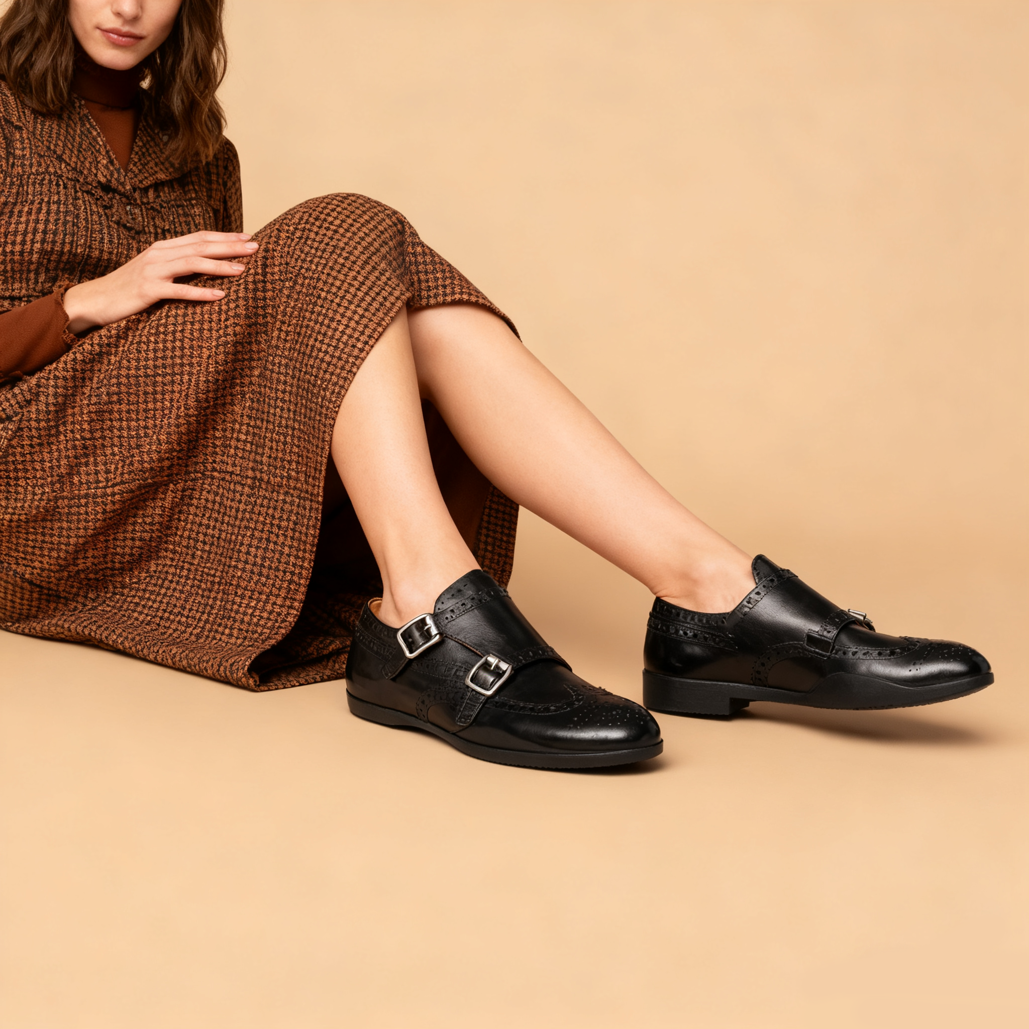 Calf leather brogue shoe with buckles