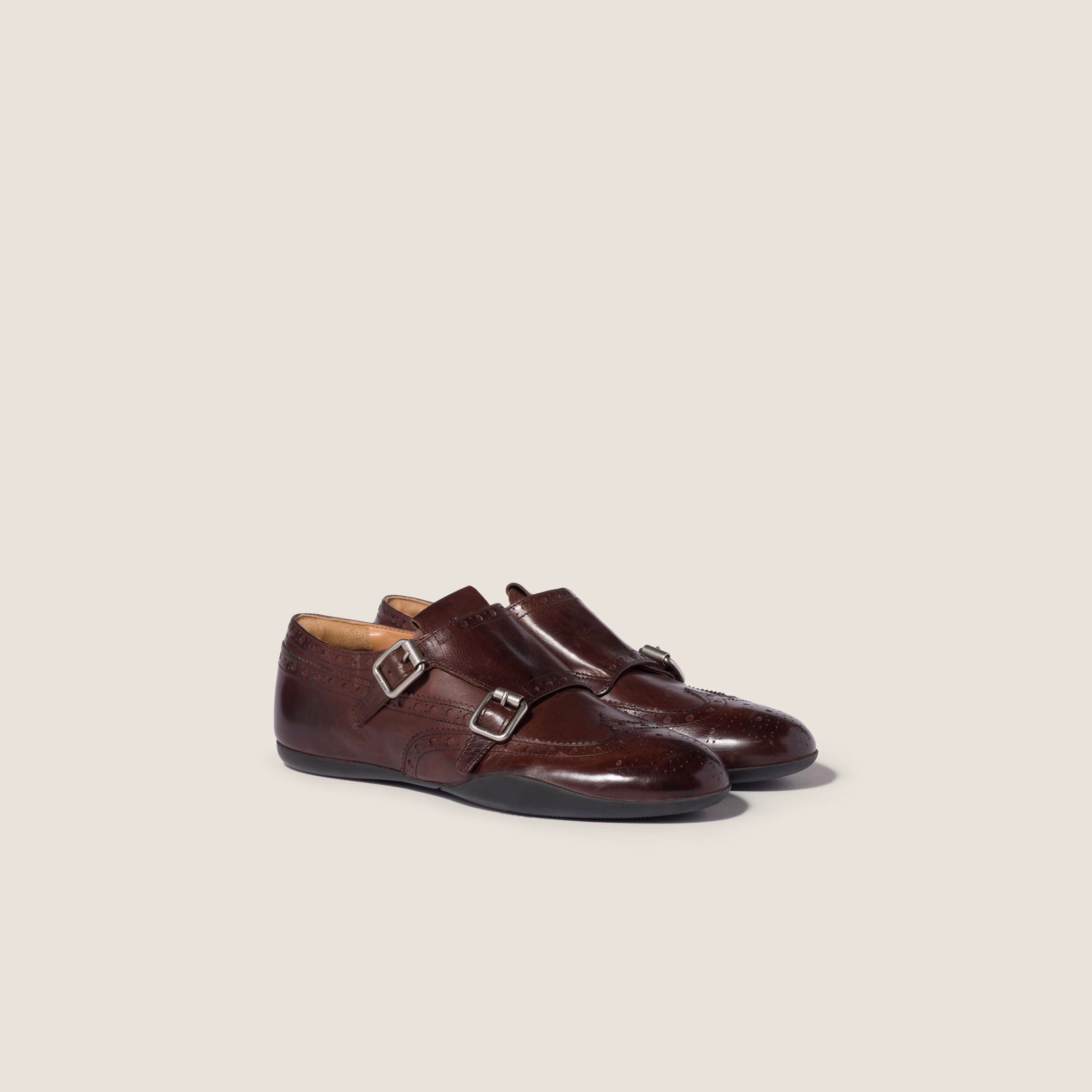 Calf leather brogue shoe with buckles
